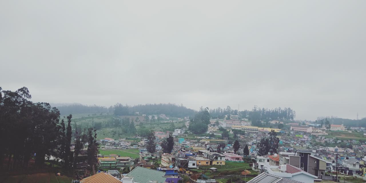 Aanvis Inn Ooty Bagian luar foto
